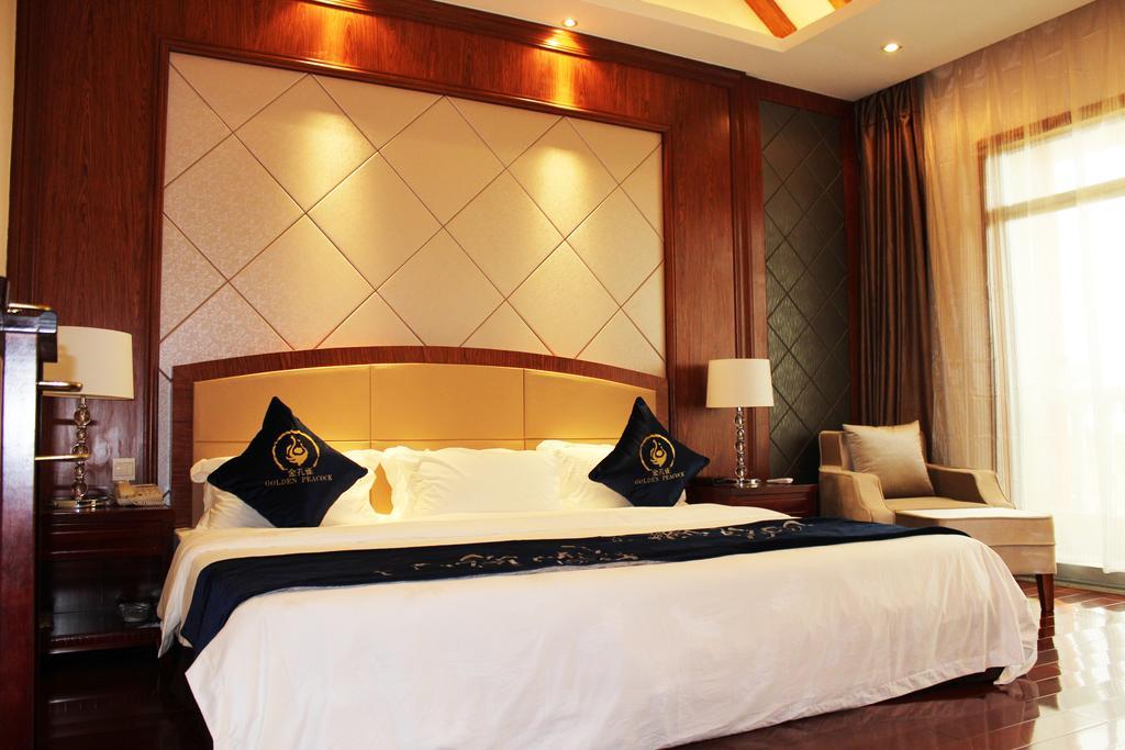 Golden Peacock Resort Hotel Бейра Номер фото