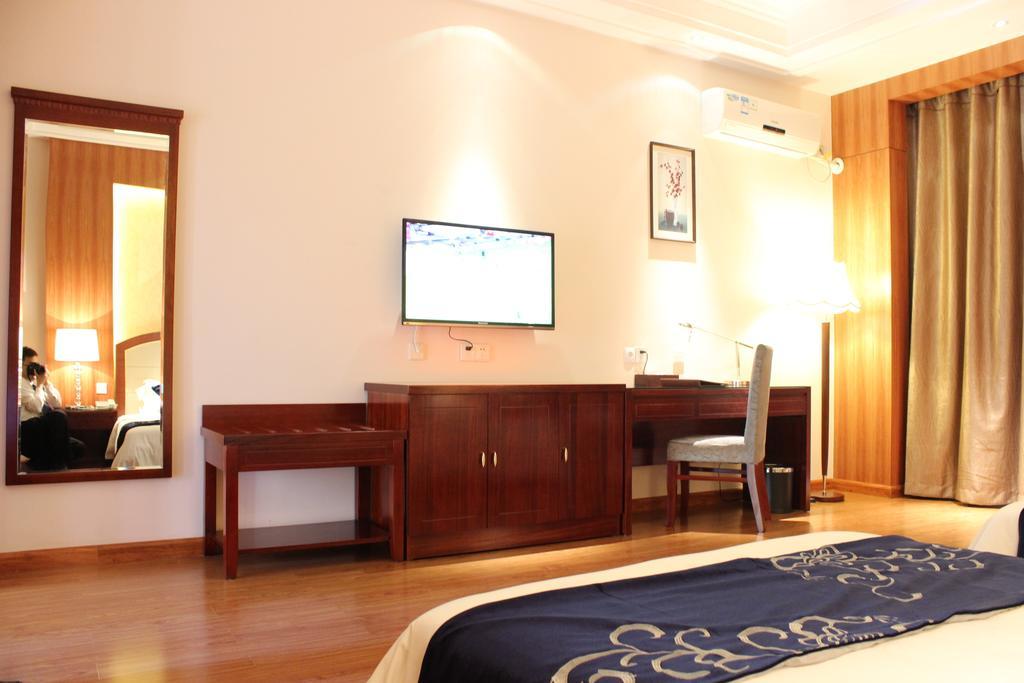 Golden Peacock Resort Hotel Бейра Номер фото