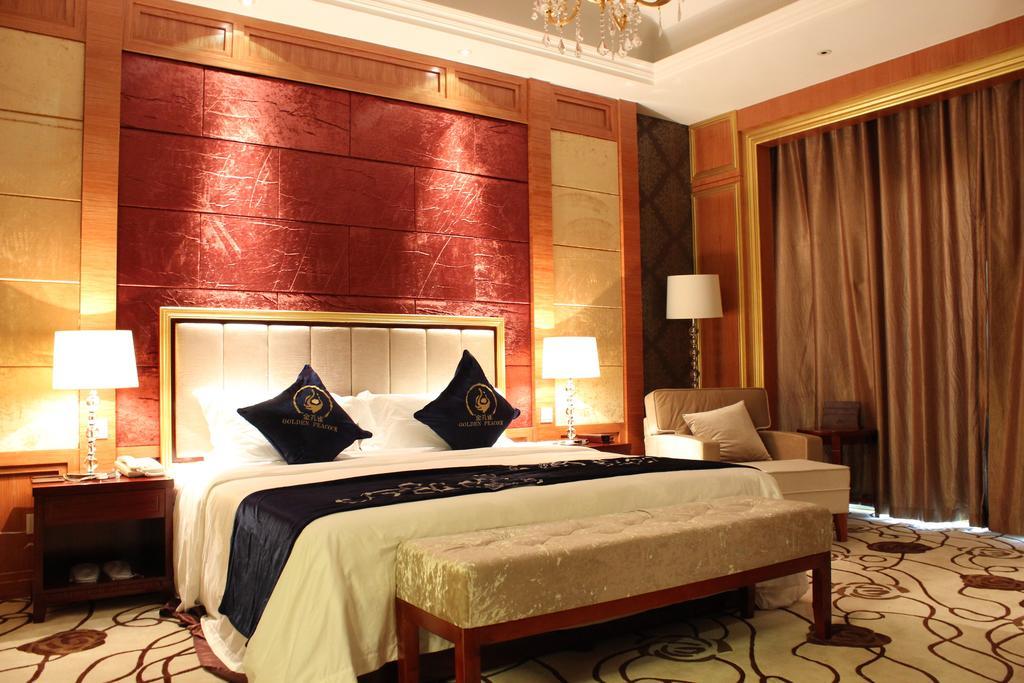 Golden Peacock Resort Hotel Бейра Номер фото