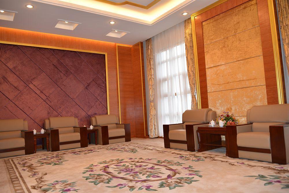 Golden Peacock Resort Hotel Бейра Экстерьер фото