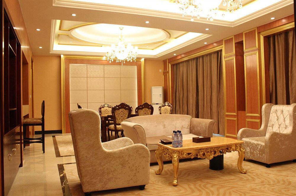 Golden Peacock Resort Hotel Бейра Экстерьер фото