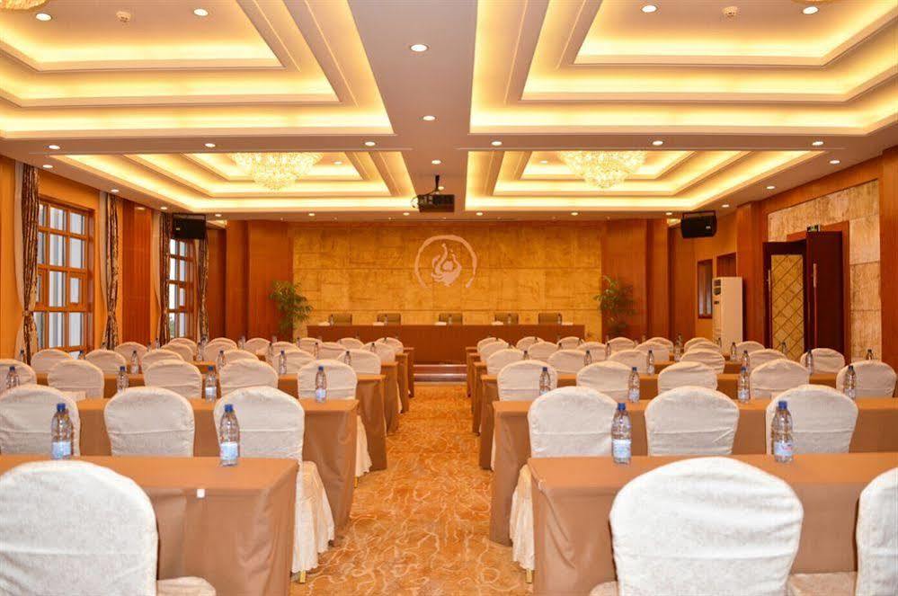 Golden Peacock Resort Hotel Бейра Экстерьер фото
