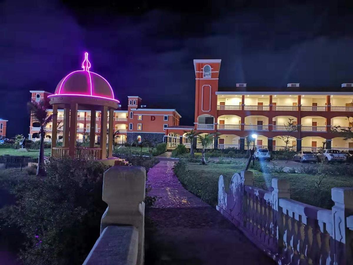 Golden Peacock Resort Hotel Бейра Экстерьер фото