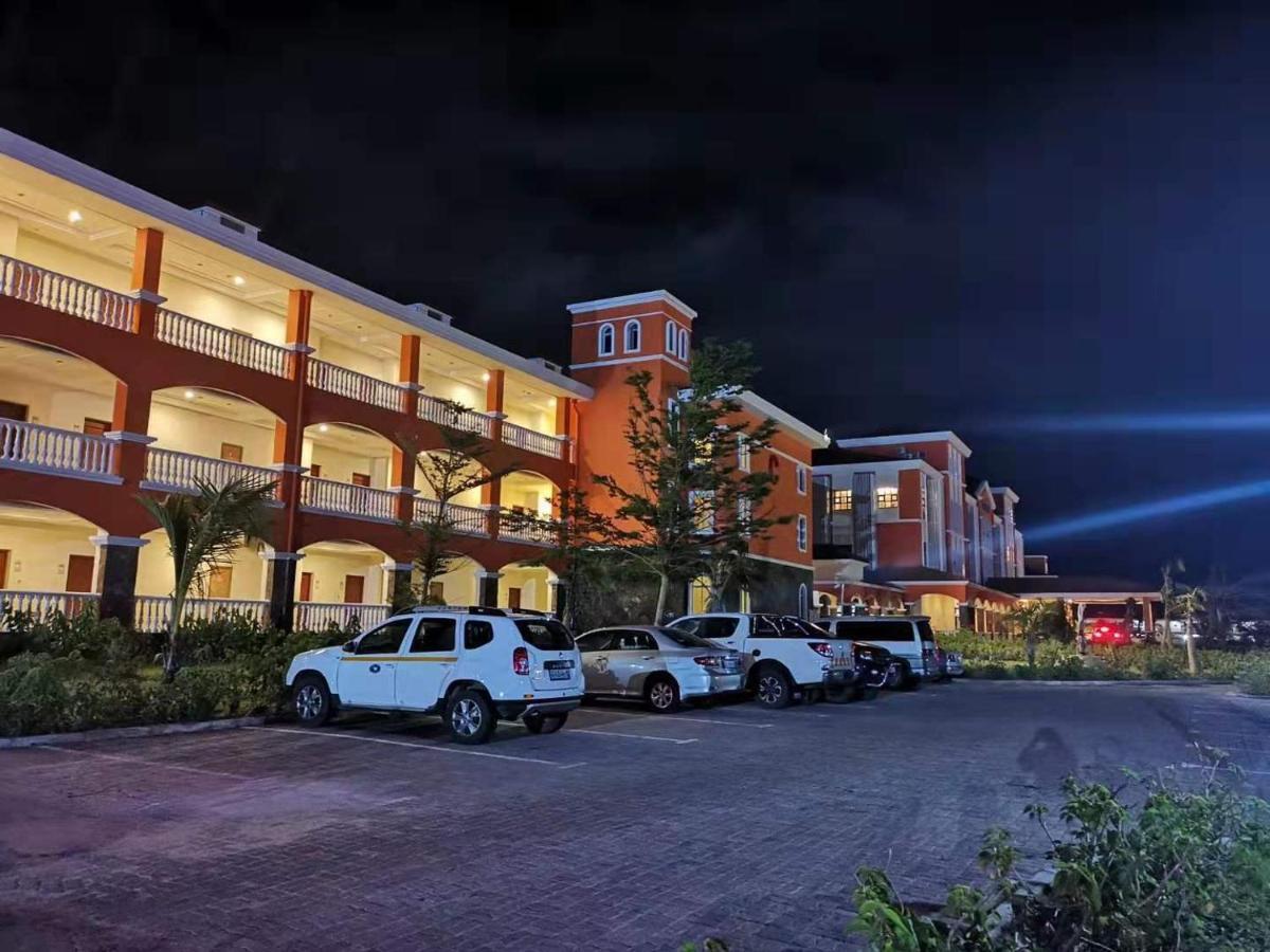 Golden Peacock Resort Hotel Бейра Экстерьер фото