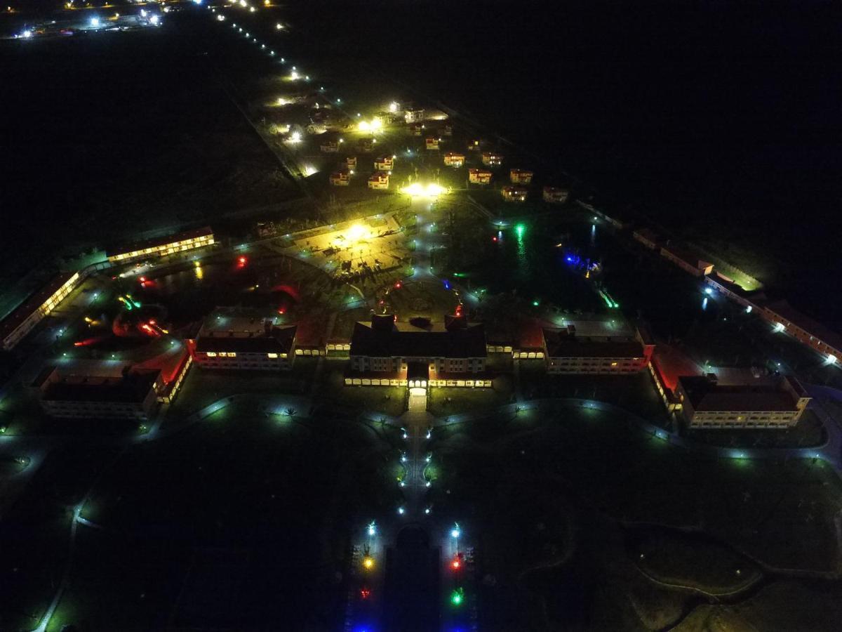 Golden Peacock Resort Hotel Бейра Экстерьер фото