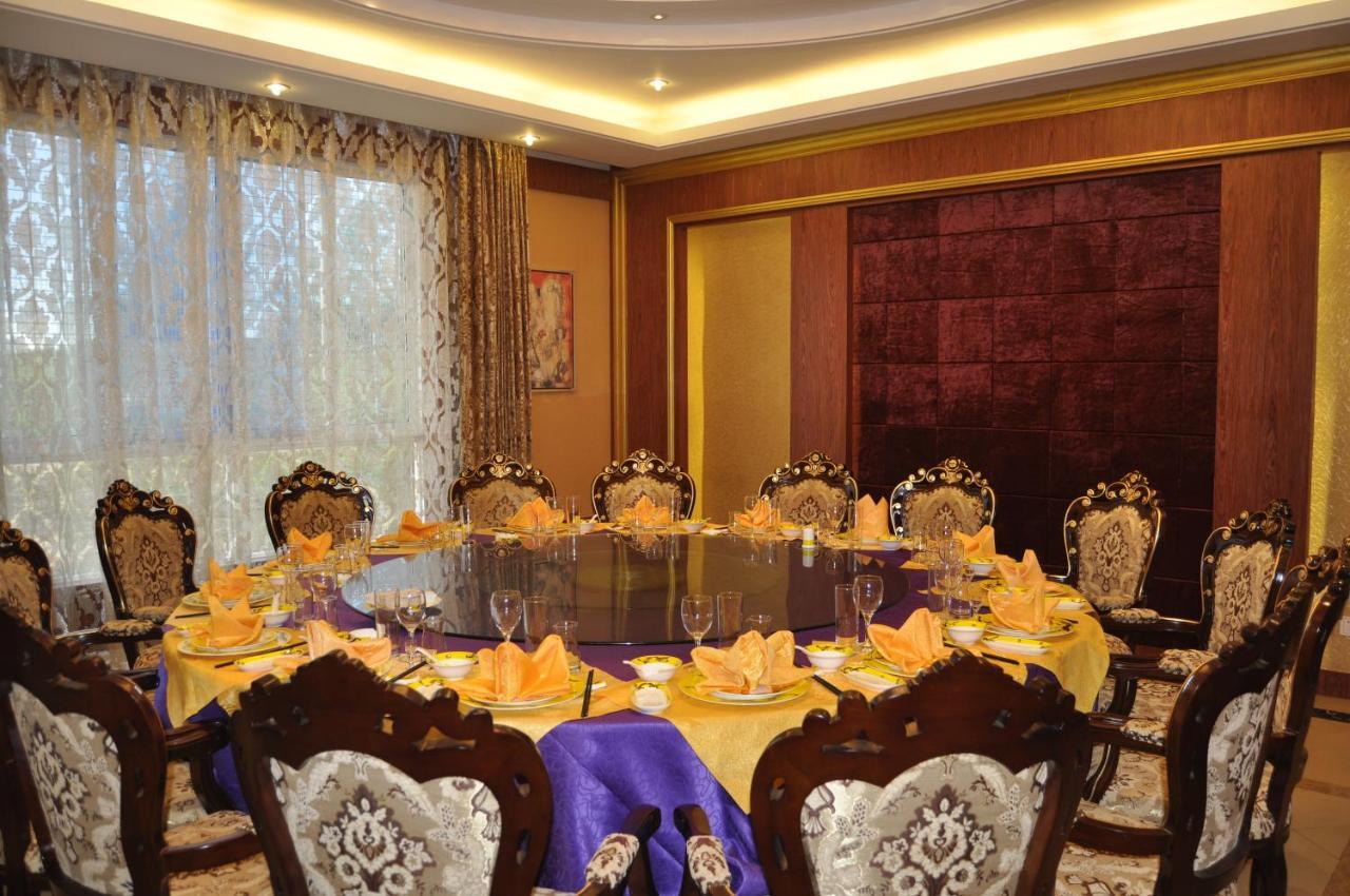 Golden Peacock Resort Hotel Бейра Экстерьер фото